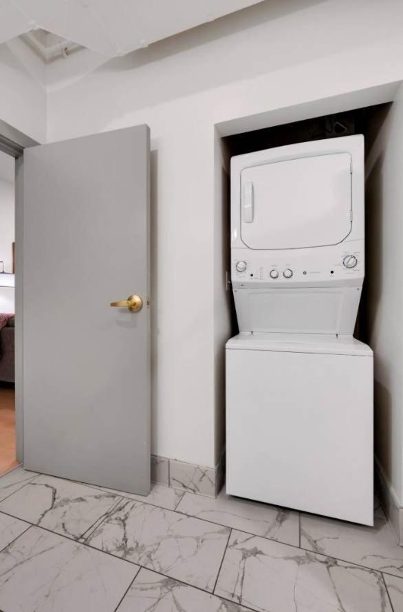 Bright And Modern In # 103 Apartment Louisville