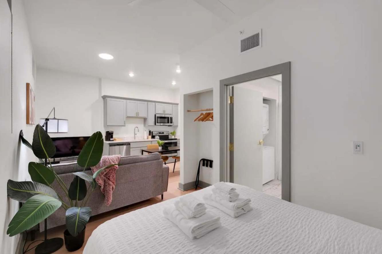 Bright And Modern In # 103 Apartment Louisville