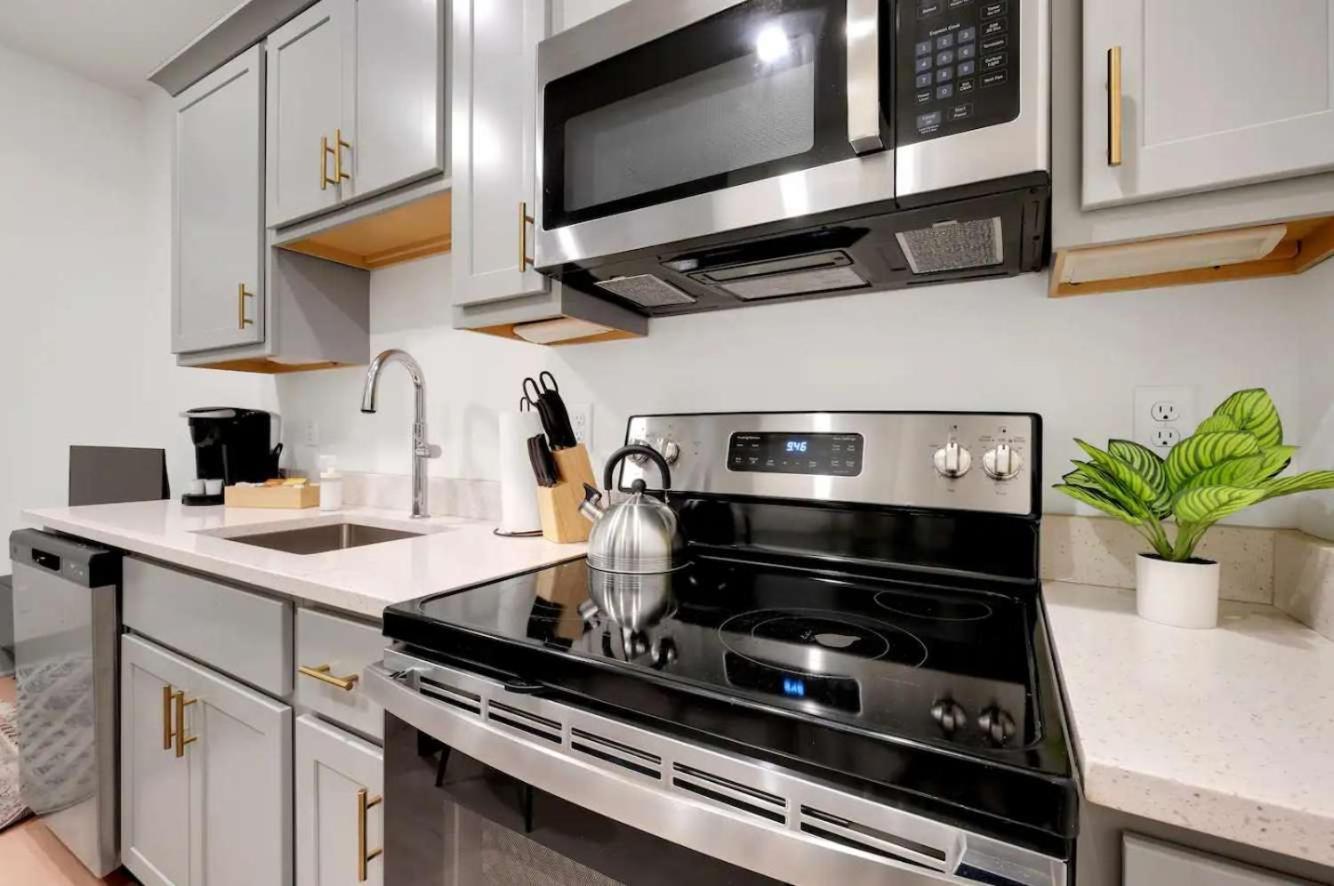 Bright And Modern In # 103 Louisville