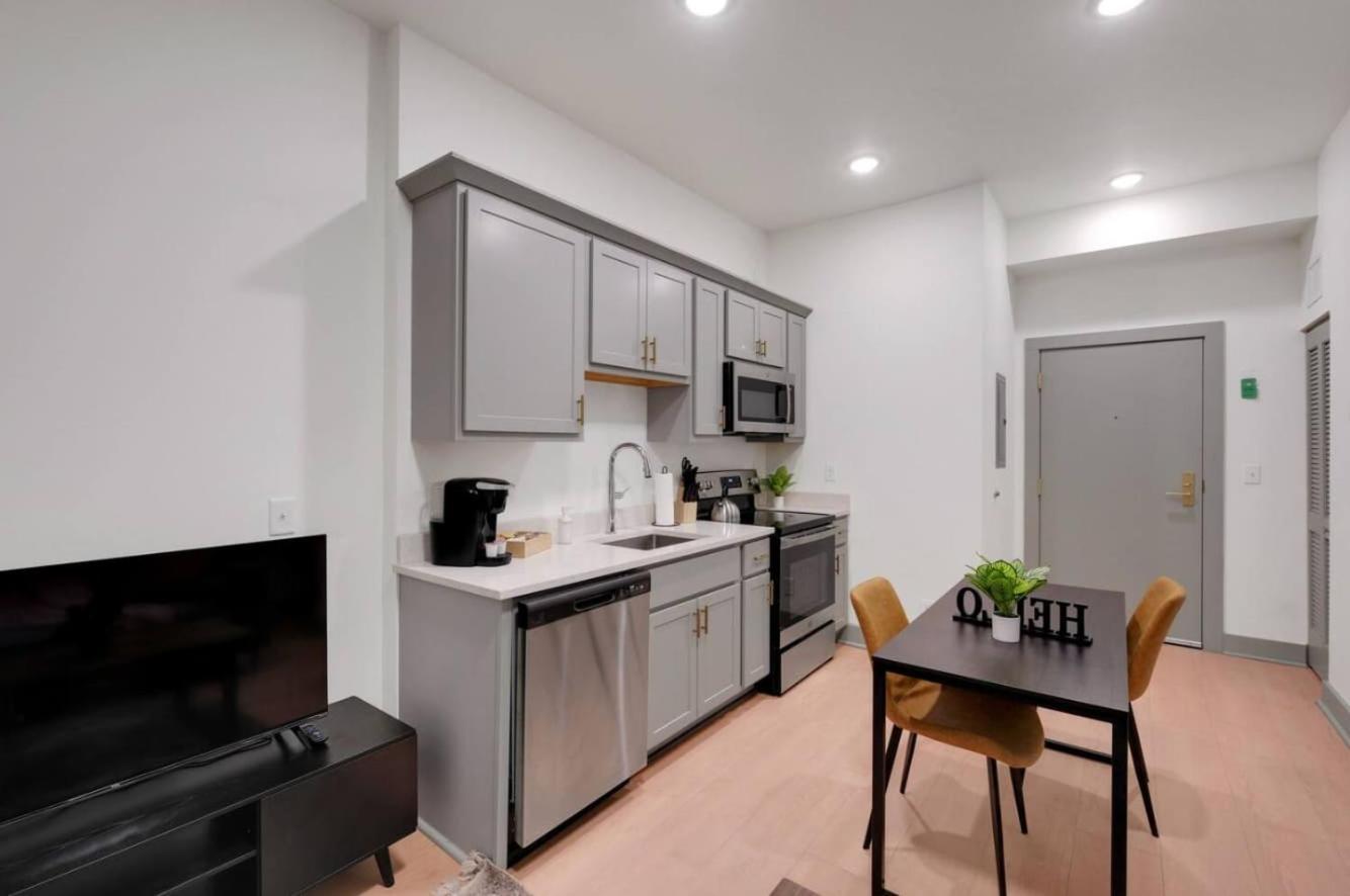 Bright And Modern In # 103 Louisville