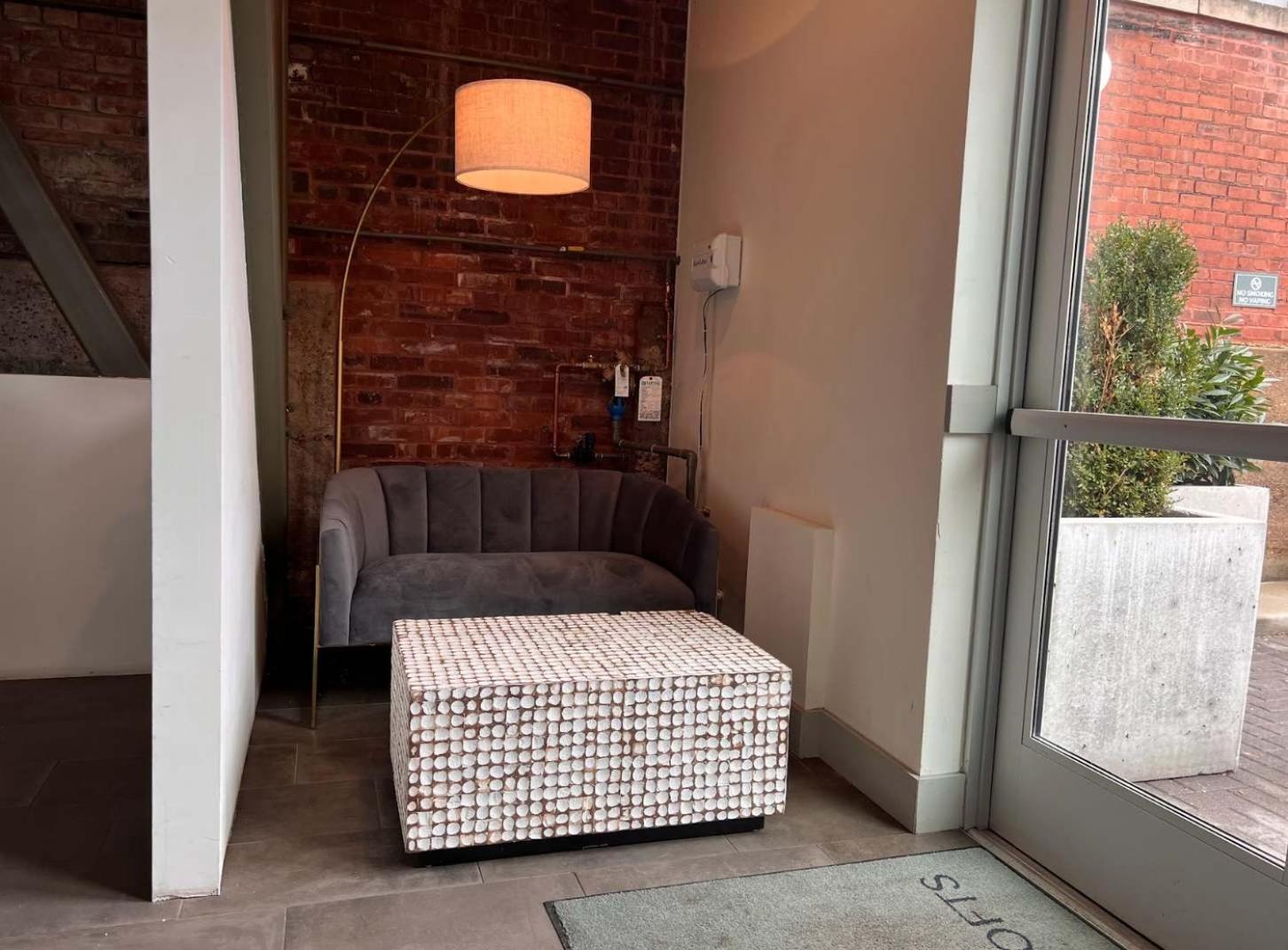 Apartment Bright And Modern In # 103 *